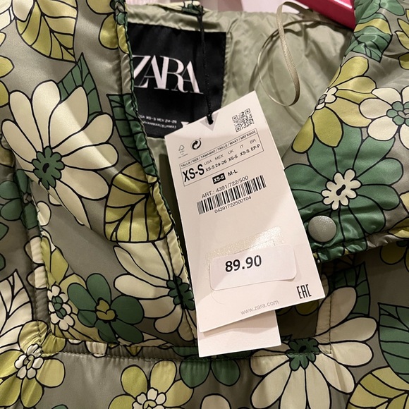 Zara Floral Puffer - Picture 6 of 7
